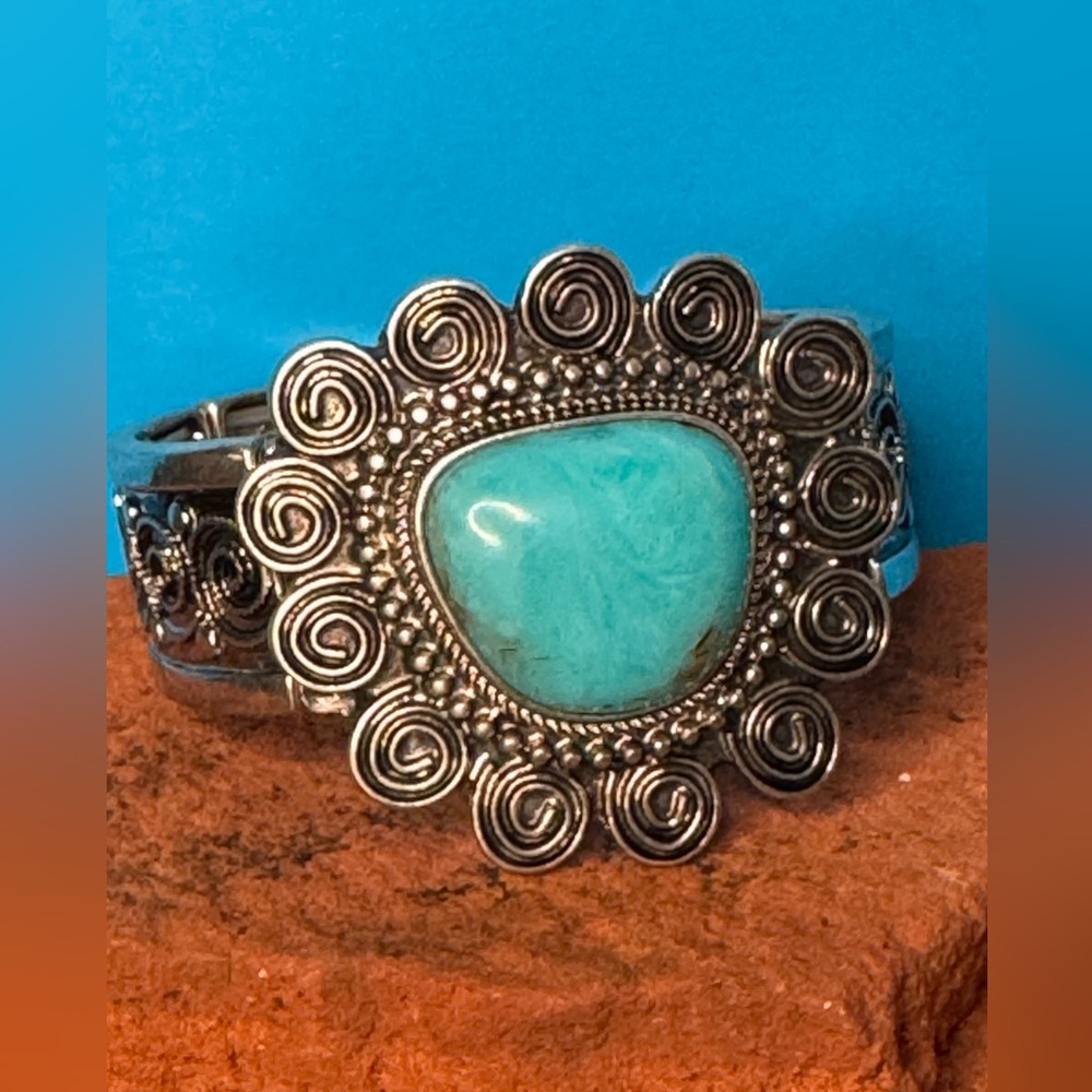 NEW Silver and Turquoise Bracelet